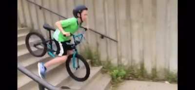 Love how the kid yells "Call 911" before he even starts wrecking. He realized it was going to happen and there wasn't a damn thing he could do about it. Next dartmaster666