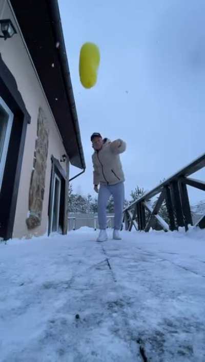 Human Vs Ballon ?