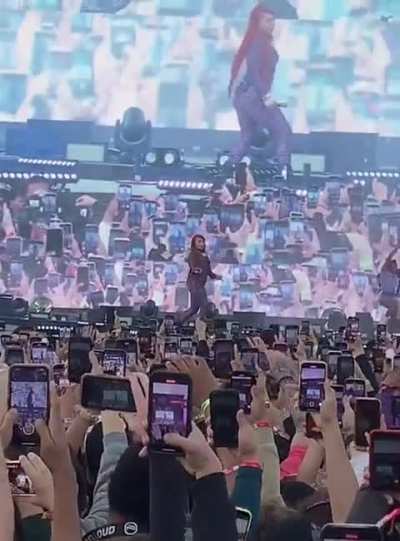 Not a phone in sight ???