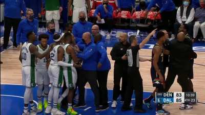 [Highlight] JaMychal Green and Frank Ntilikina have a bit of a tizzy