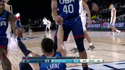 [Highlight] Zach Lavine with the vicious one-handed jam
