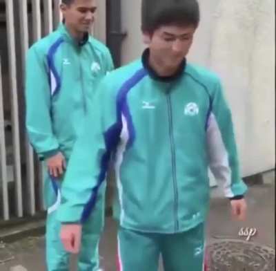 Amazing punching speed.