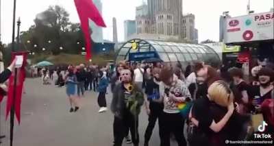 Daily dose of actual Cringe ?