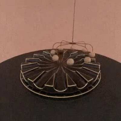 Perception of linear motion as circular motion. Every ball goes on its lane.
