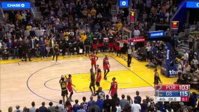 [Highlight] Draymond yells at Wiggins to shoot it to avoid the turnover and he splashes in the three