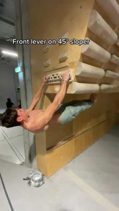 Front lever on a 45° slope