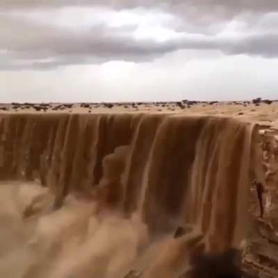 ? Sandfall in Saudi Arabia is dope af