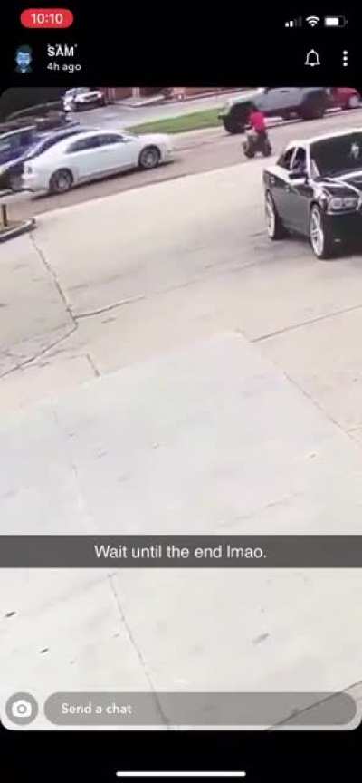 Traffic vs Motorcycle Thief
