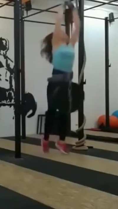 HMC while I do weighted pullups