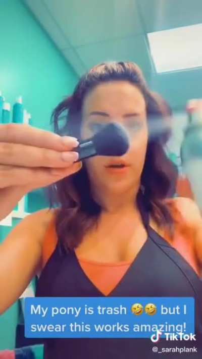 Wholesome hair hacks :)