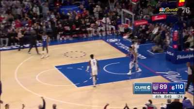 [Highlight] Montrezz with the block on one side and Tobias Harris with the vicious slam on the other