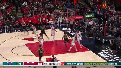 [Highlight] Dennis Smith Jr. throws the hammer down in traffic
