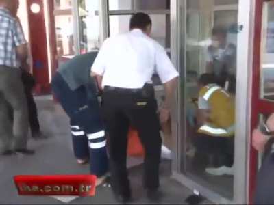 Stretcher with too much confidence. WCGW?