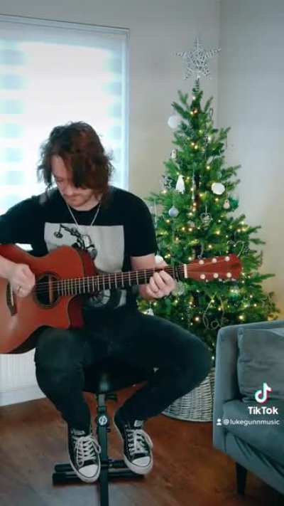Wonderful Christmastime Fingerstyle ?