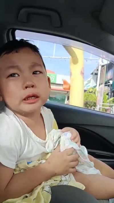 Kid vs "giant ghost"