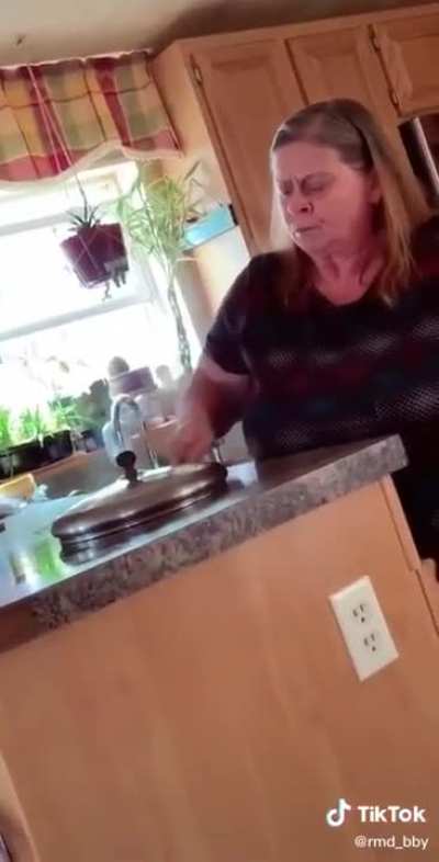 The way this lady deals with telemarketing agencies