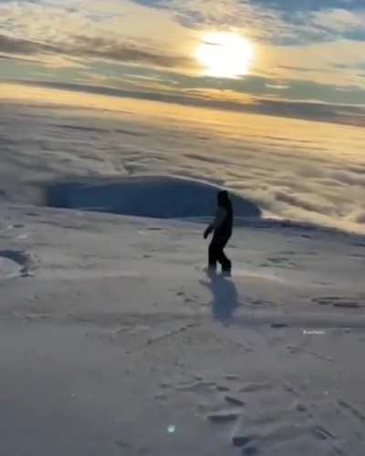 ? Snowboarding with this view is just perfect.