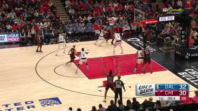 [Highlight] DeRozan COOKS the Mavericks defense for the smooth layup at the rim