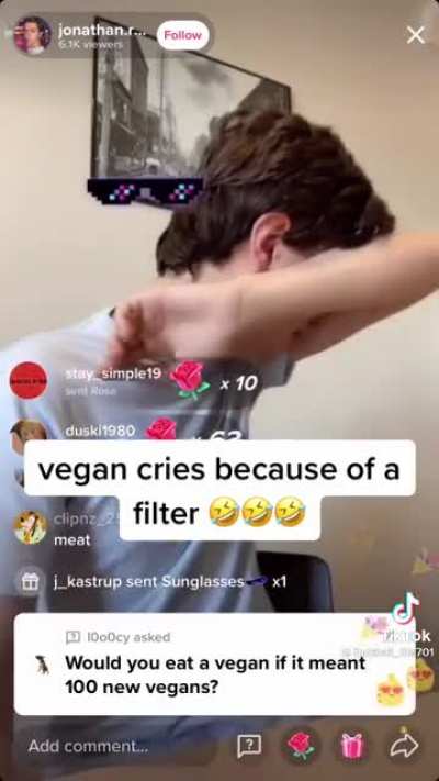 This guy could be the new face of cringetopia