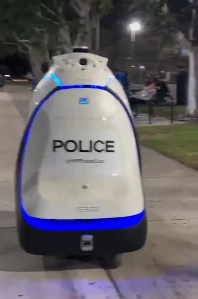 Robot police in patrolling La that films and reports activities