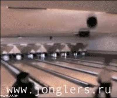 Jongling expert.