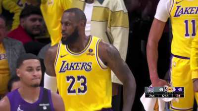 [Highlight] LeBron gets a freeway for a dunk cutting the deficit to 6