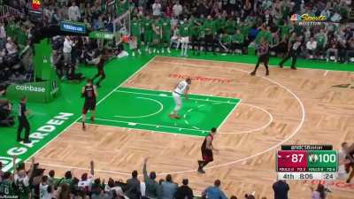 [Highlight] Grant "Batman" Williams bounces up to jam it in over Vucevic