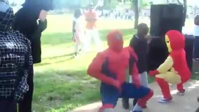 This has to be the WEIRDEST Birthday Party Ever?? poor kids lol