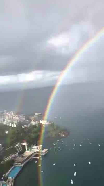 ? A full 360° rainbow