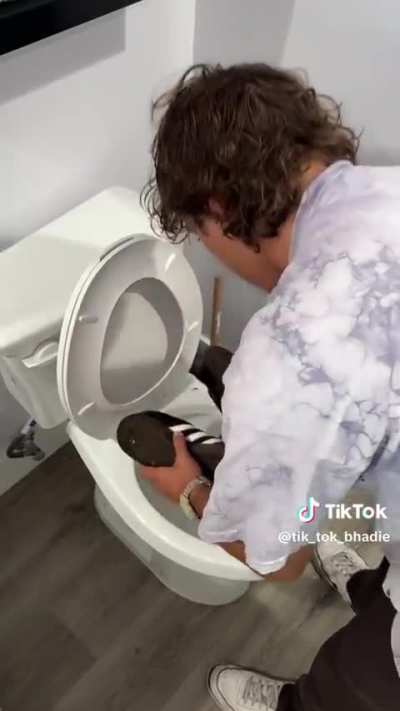 FLUSHED AWAY (live actions)???