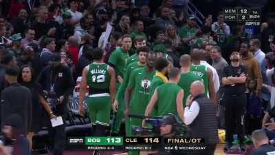 [Highlight] Jaylen Brown comes up short on the gamewinner and the Cavs take the win. They are now 7-1 and on a 6-game win streak