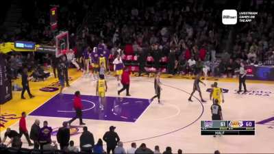 [Highlight] Lebron calls for Pat at the end of the half and walks off shaking his head as Bev doesn't respond