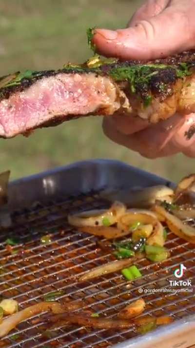 Gordon Ramsay is on smoke now?