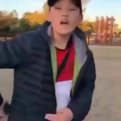 This video has got everything: A really dumb white kid saying the n word repeatedly, "flexing" with his probably $30 bluetooth speaker, acting like he's in some gang and saying that "him and his gang will beat you up". Basically just a cringelord tbh