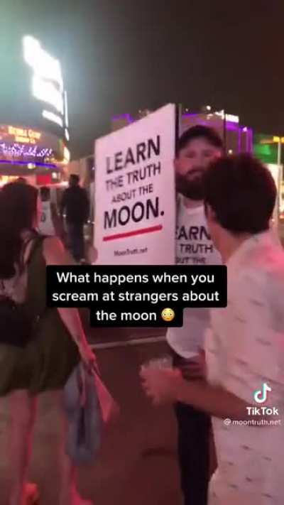 Moontruther yelling at people in Vegas