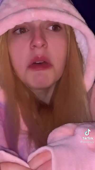 Grown woman acting like a toddler ?