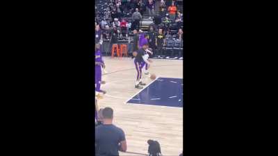 [Highlight] Russell Westbrook warm-up footage from the Wolves game