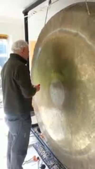 So it doesn't just go Dong then!! This guy is crazy