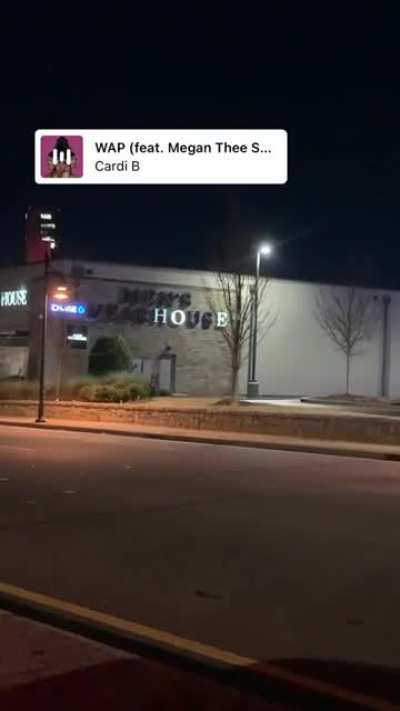 This Men’s Wearhouse is lit (sound on!)