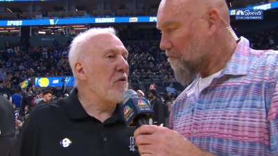[Highlight] Sideline Reporter Tom Tolbert asks Coach Pop What His Favorite Animal is: "Sea Otter."