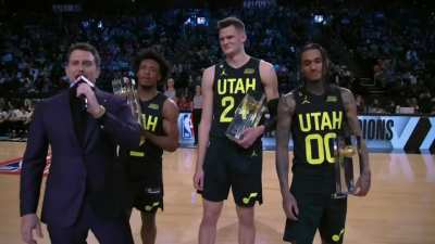 [Highlight] Jordan Clarkson having a good time after winning the 2023 Kia Skills Challenge with his teammates
