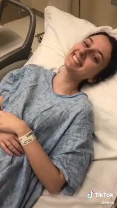 Sweet video about a young mother finding out the gender of her baby ?☺️