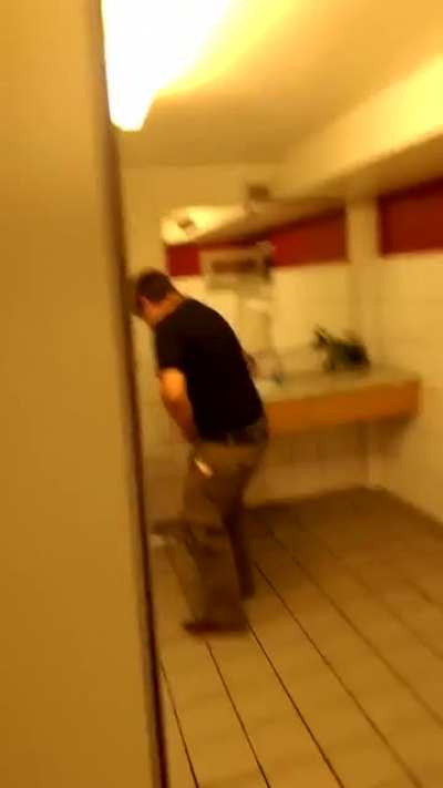 He literally just knocked himself out…?