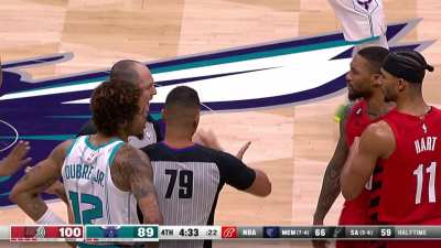 [Highlight] Kelly Oubre and Damian Lillard earn double techs for chirping with each other