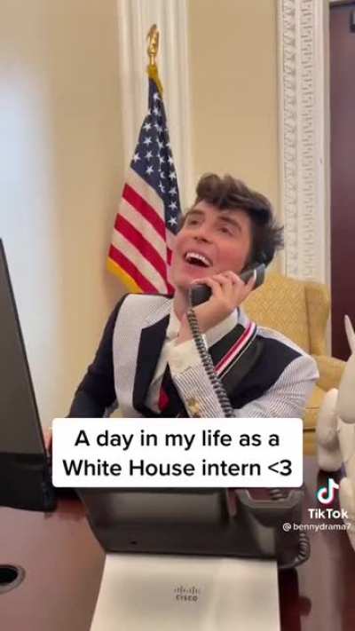 A day in the life of a White House intern