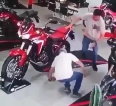 Accelerating the motorbike
