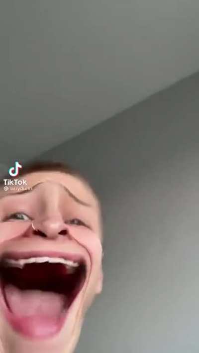 His mouth move perfectly whit the sound