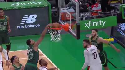 [Highlight] Tristan Thompson gets erroneously called for offensive goaltending