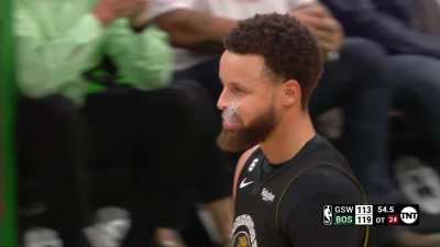 [Highlight] Curry proves he's human with the airball as Warriors loss becomes imminent