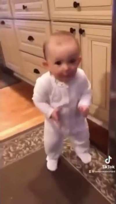 This little fella gets it! ?